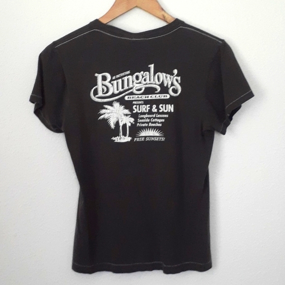 Dark Gray 90s Bungalow's Beach Club Graphic T-Shirt size Medium. EUC - Picture 3 of 7